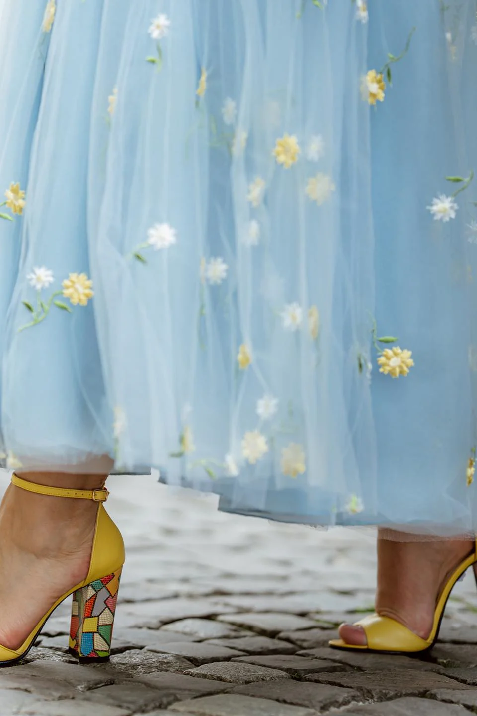 Blue and Yellow Daisy Floral Tea Length Dress - Image 4