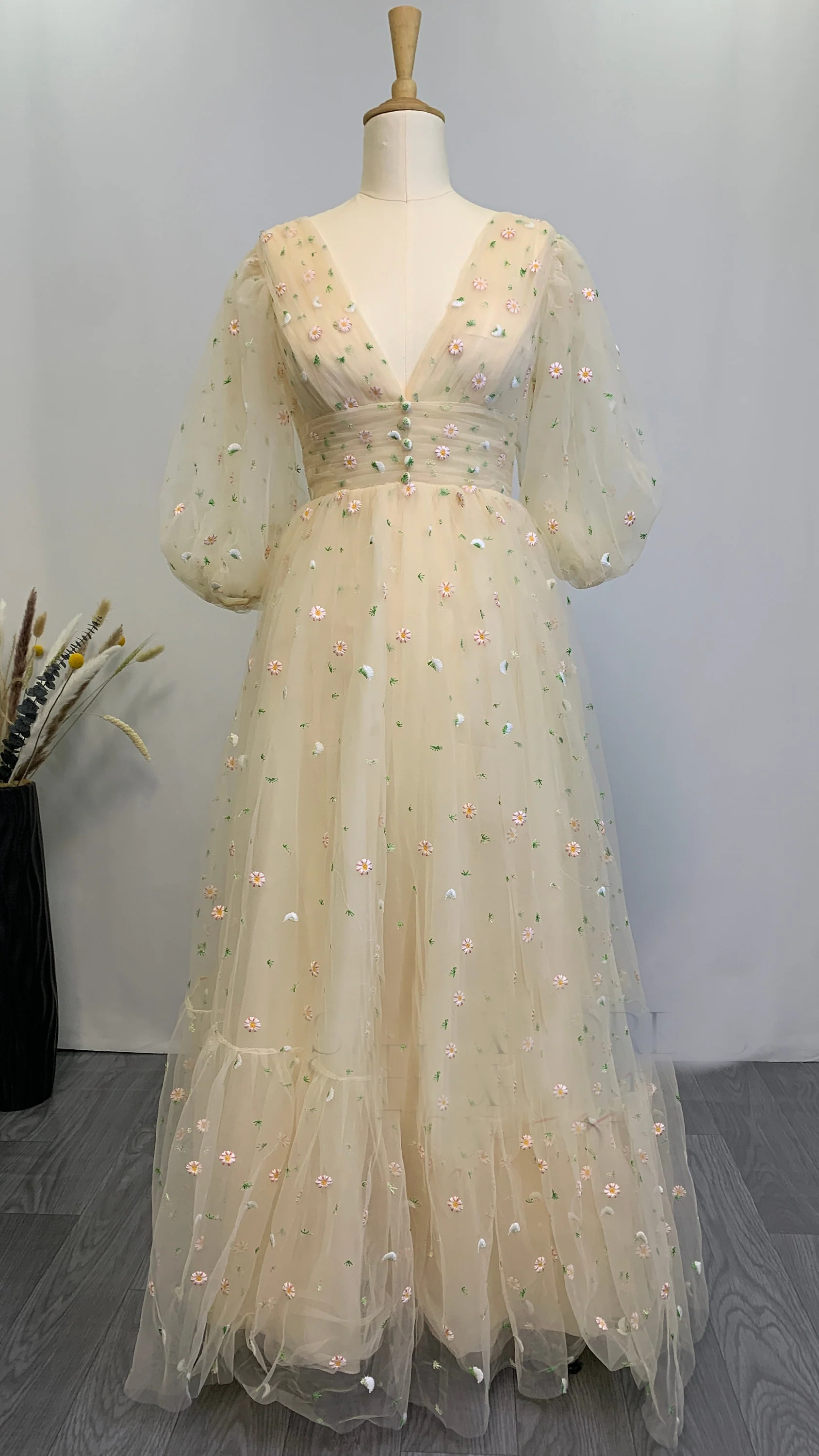 Blue and Yellow Daisy Floral Tea Length Dress - Image 5