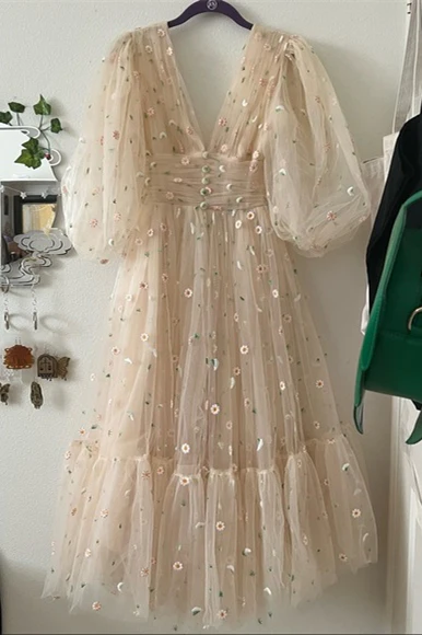 Blue and Yellow Daisy Floral Tea Length Dress - Image 8